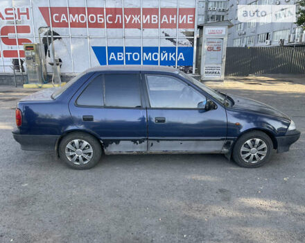 Синий Сузуки Свифт, объемом двигателя 1.3 л и пробегом 255 тыс. км за 1100 $, фото 2 на Automoto.ua