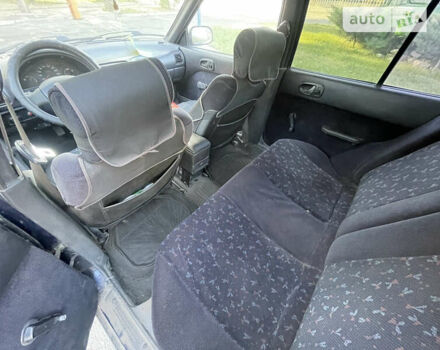 Синий Сузуки Свифт, объемом двигателя 1.3 л и пробегом 255 тыс. км за 1100 $, фото 5 на Automoto.ua