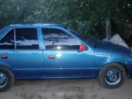 Синий Сузуки Свифт, объемом двигателя 1.3 л и пробегом 156 тыс. км за 1400 $, фото 1 на Automoto.ua