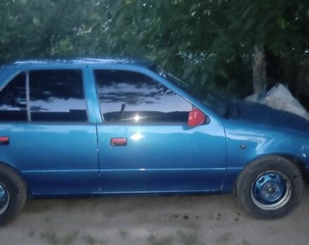 Синий Сузуки Свифт, объемом двигателя 1.3 л и пробегом 156 тыс. км за 1400 $, фото 1 на Automoto.ua