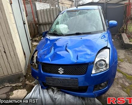 Синий Сузуки Свифт, объемом двигателя 1.5 л и пробегом 210 тыс. км за 2800 $, фото 1 на Automoto.ua