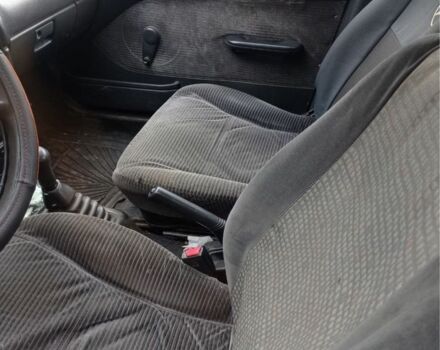 Зелений Сузукі Свифт, об'ємом двигуна 1.3 л та пробігом 427 тис. км за 700 $, фото 9 на Automoto.ua