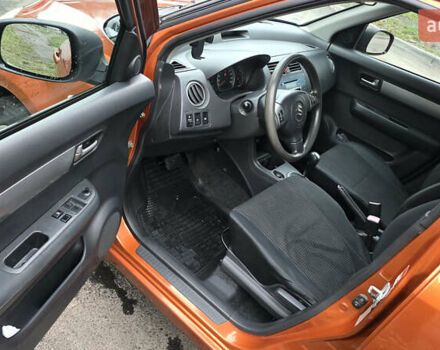 Оранжевый Сузуки Свифт, объемом двигателя 1.33 л и пробегом 196 тыс. км за 4800 $, фото 7 на Automoto.ua