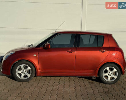 Оранжевый Сузуки Свифт, объемом двигателя 1.49 л и пробегом 217 тыс. км за 6100 $, фото 4 на Automoto.ua