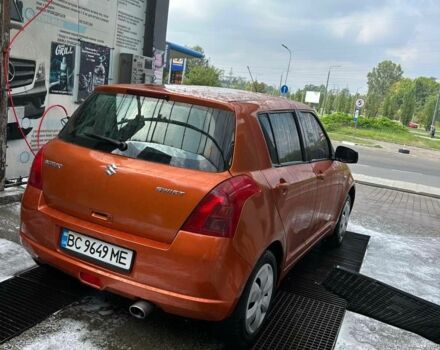 Помаранчевий Сузукі Свифт, об'ємом двигуна 1.3 л та пробігом 159 тис. км за 4500 $, фото 3 на Automoto.ua