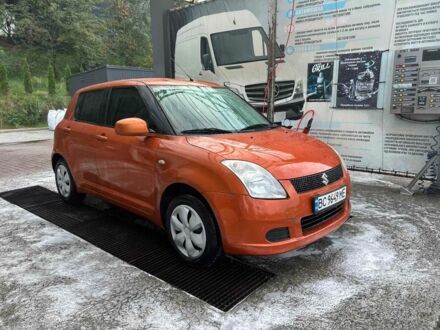 Помаранчевий Сузукі Свифт, об'ємом двигуна 1.3 л та пробігом 159 тис. км за 4500 $, фото 1 на Automoto.ua
