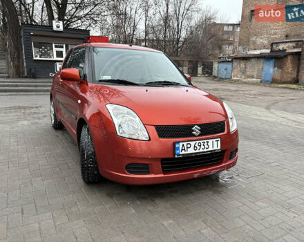 Помаранчевий Сузукі Свифт, об'ємом двигуна 1.33 л та пробігом 184 тис. км за 4200 $, фото 1 на Automoto.ua
