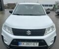 Белый Сузуки Витара, объемом двигателя 1 л и пробегом 105 тыс. км за 11700 $, фото 1 на Automoto.ua