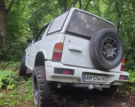 Белый Сузуки Витара, объемом двигателя 1.6 л и пробегом 265 тыс. км за 3900 $, фото 10 на Automoto.ua