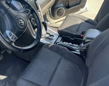 Белый Сузуки Витара, объемом двигателя 2 л и пробегом 236 тыс. км за 8500 $, фото 5 на Automoto.ua