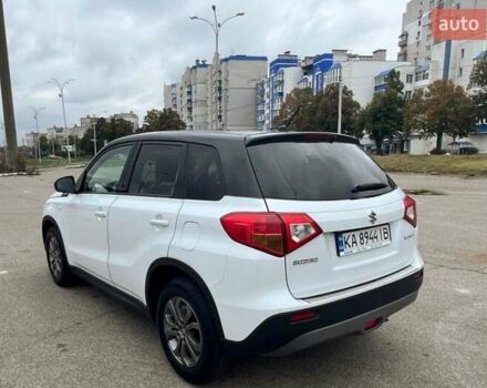 Белый Сузуки Витара, объемом двигателя 1.59 л и пробегом 125 тыс. км за 13400 $, фото 6 на Automoto.ua