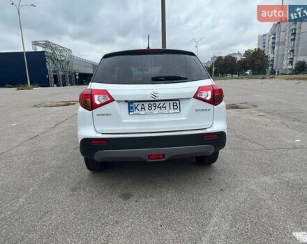 Белый Сузуки Витара, объемом двигателя 1.59 л и пробегом 128 тыс. км за 12500 $, фото 1 на Automoto.ua