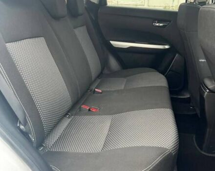 Белый Сузуки Витара, объемом двигателя 1.59 л и пробегом 128 тыс. км за 12500 $, фото 9 на Automoto.ua