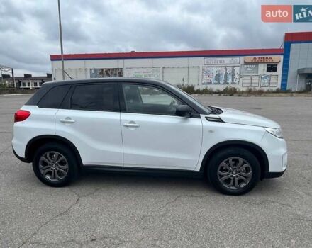 Белый Сузуки Витара, объемом двигателя 1.59 л и пробегом 128 тыс. км за 12500 $, фото 5 на Automoto.ua