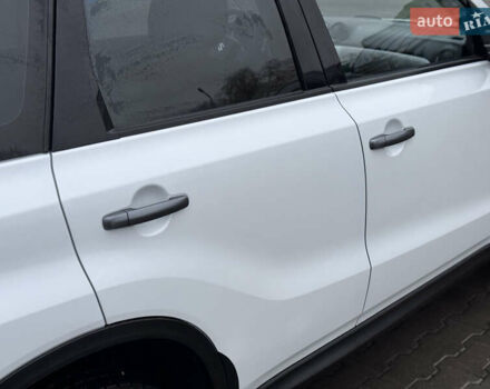 Білий Сузукі Вітара, об'ємом двигуна 1.59 л та пробігом 160 тис. км за 11500 $, фото 5 на Automoto.ua