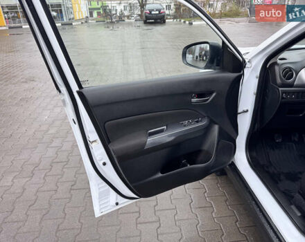Білий Сузукі Вітара, об'ємом двигуна 1.59 л та пробігом 160 тис. км за 11500 $, фото 13 на Automoto.ua