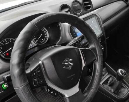 Білий Сузукі Вітара, об'ємом двигуна 1.59 л та пробігом 170 тис. км за 13800 $, фото 8 на Automoto.ua