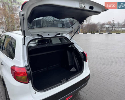 Білий Сузукі Вітара, об'ємом двигуна 1.59 л та пробігом 160 тис. км за 11500 $, фото 7 на Automoto.ua