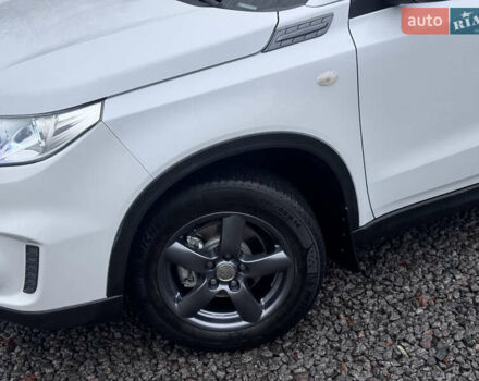 Білий Сузукі Вітара, об'ємом двигуна 1.59 л та пробігом 160 тис. км за 11500 $, фото 16 на Automoto.ua