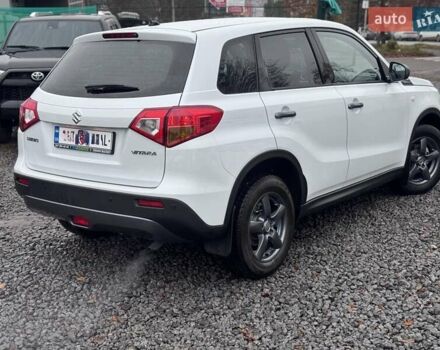 Белый Сузуки Витара, объемом двигателя 1.59 л и пробегом 171 тыс. км за 11500 $, фото 5 на Automoto.ua