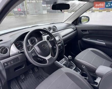 Белый Сузуки Витара, объемом двигателя 1.59 л и пробегом 171 тыс. км за 11500 $, фото 6 на Automoto.ua