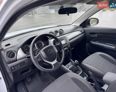 Білий Сузукі Вітара, об'ємом двигуна 1.59 л та пробігом 176 тис. км за 10800 $, фото 19 на Automoto.ua