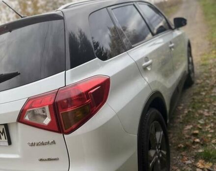 Білий Сузукі Вітара, об'ємом двигуна 1.59 л та пробігом 153 тис. км за 16900 $, фото 2 на Automoto.ua