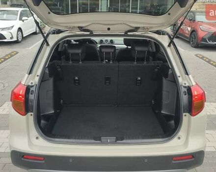 Белый Сузуки Витара, объемом двигателя 1.59 л и пробегом 80 тыс. км за 18280 $, фото 9 на Automoto.ua