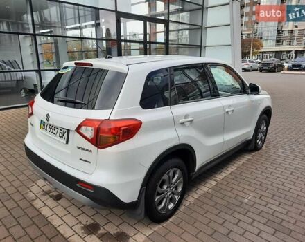 Белый Сузуки Витара, объемом двигателя 1.59 л и пробегом 71 тыс. км за 14999 $, фото 4 на Automoto.ua