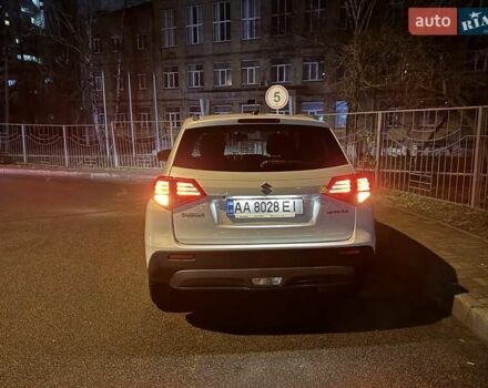 Белый Сузуки Витара, объемом двигателя 1 л и пробегом 120 тыс. км за 13500 $, фото 2 на Automoto.ua