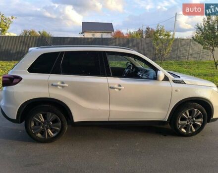 Білий Сузукі Вітара, об'ємом двигуна 1 л та пробігом 27 тис. км за 22000 $, фото 4 на Automoto.ua