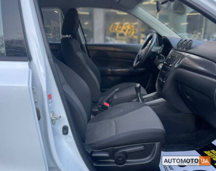 Белый Сузуки Витара, объемом двигателя 1 л и пробегом 114 тыс. км за 13300 $, фото 15 на Automoto.ua