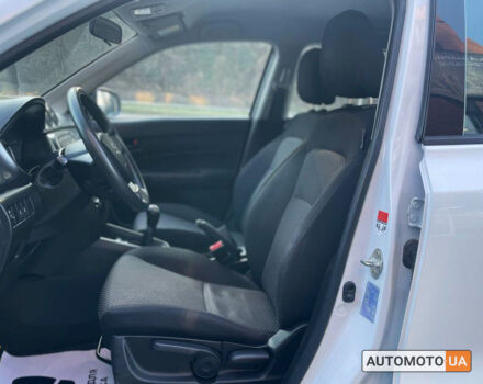 Белый Сузуки Витара, объемом двигателя 1 л и пробегом 114 тыс. км за 13300 $, фото 7 на Automoto.ua