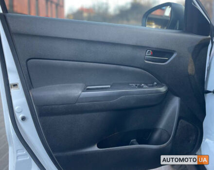 Белый Сузуки Витара, объемом двигателя 1 л и пробегом 114 тыс. км за 13300 $, фото 6 на Automoto.ua