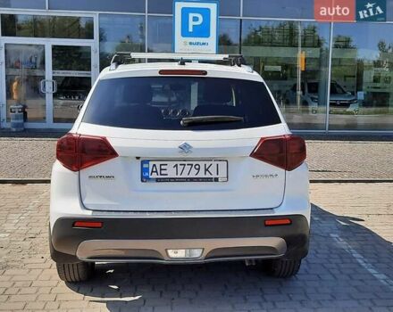 Белый Сузуки Витара, объемом двигателя 1 л и пробегом 62 тыс. км за 18500 $, фото 2 на Automoto.ua