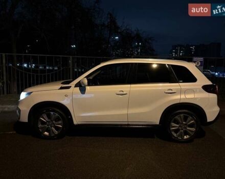 Белый Сузуки Витара, объемом двигателя 1 л и пробегом 120 тыс. км за 13500 $, фото 1 на Automoto.ua