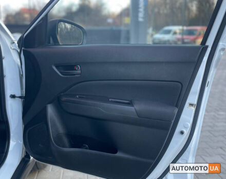 Белый Сузуки Витара, объемом двигателя 1 л и пробегом 114 тыс. км за 13300 $, фото 16 на Automoto.ua