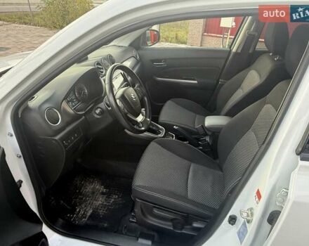 Белый Сузуки Витара, объемом двигателя 1.37 л и пробегом 112 тыс. км за 16800 $, фото 16 на Automoto.ua