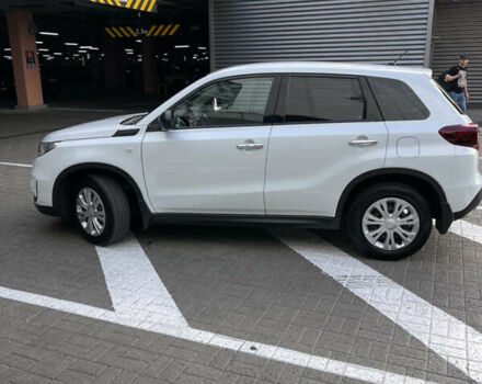 Білий Сузукі Вітара, об'ємом двигуна 1.59 л та пробігом 115 тис. км за 17000 $, фото 4 на Automoto.ua