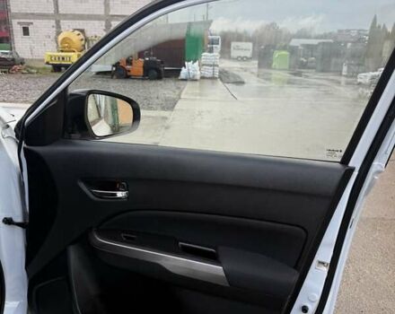 Белый Сузуки Витара, объемом двигателя 1.37 л и пробегом 149 тыс. км за 16400 $, фото 16 на Automoto.ua