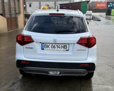 Белый Сузуки Витара, объемом двигателя 1.37 л и пробегом 149 тыс. км за 16400 $, фото 4 на Automoto.ua
