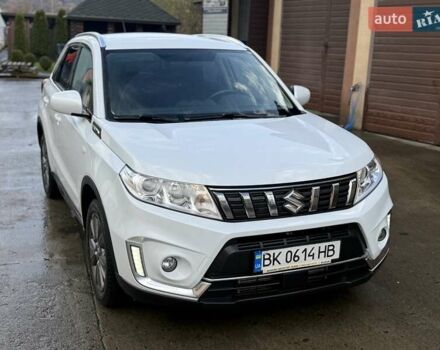 Белый Сузуки Витара, объемом двигателя 1.37 л и пробегом 149 тыс. км за 16400 $, фото 1 на Automoto.ua