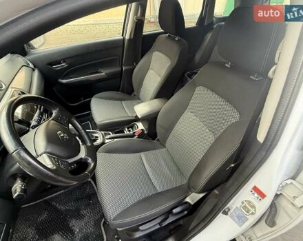 Белый Сузуки Витара, объемом двигателя 1.37 л и пробегом 149 тыс. км за 16400 $, фото 12 на Automoto.ua