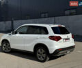 Сузуки Витара 2020 в Киеве на Automoto.ua Белый Сузуки Витара, объемом двигателя 1.37 л и пробегом 25 тыс. км за 18999 $, фото 4 на Automoto.ua