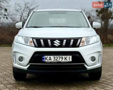 Белый Сузуки Витара, объемом двигателя 1.37 л и пробегом 52 тыс. км за 18300 $, фото 2 на Automoto.ua