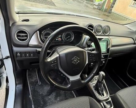 Белый Сузуки Витара, объемом двигателя 1.37 л и пробегом 149 тыс. км за 16400 $, фото 9 на Automoto.ua