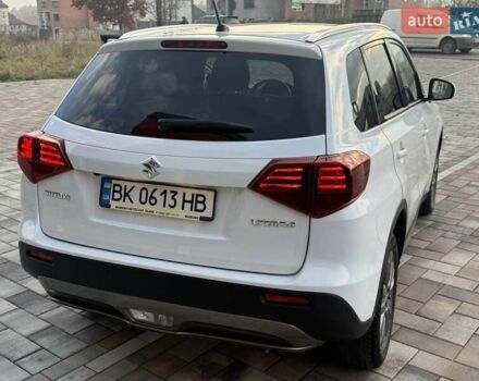 Белый Сузуки Витара, объемом двигателя 1.37 л и пробегом 112 тыс. км за 16800 $, фото 6 на Automoto.ua