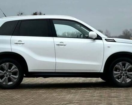 Белый Сузуки Витара, объемом двигателя 1.37 л и пробегом 52 тыс. км за 18300 $, фото 7 на Automoto.ua