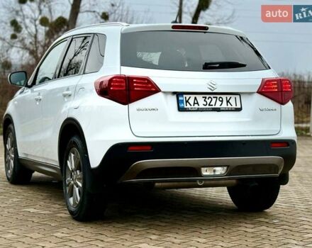 Белый Сузуки Витара, объемом двигателя 1.37 л и пробегом 52 тыс. км за 18300 $, фото 4 на Automoto.ua