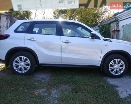 Белый Сузуки Витара, объемом двигателя 1.59 л и пробегом 12 тыс. км за 19375 $, фото 5 на Automoto.ua